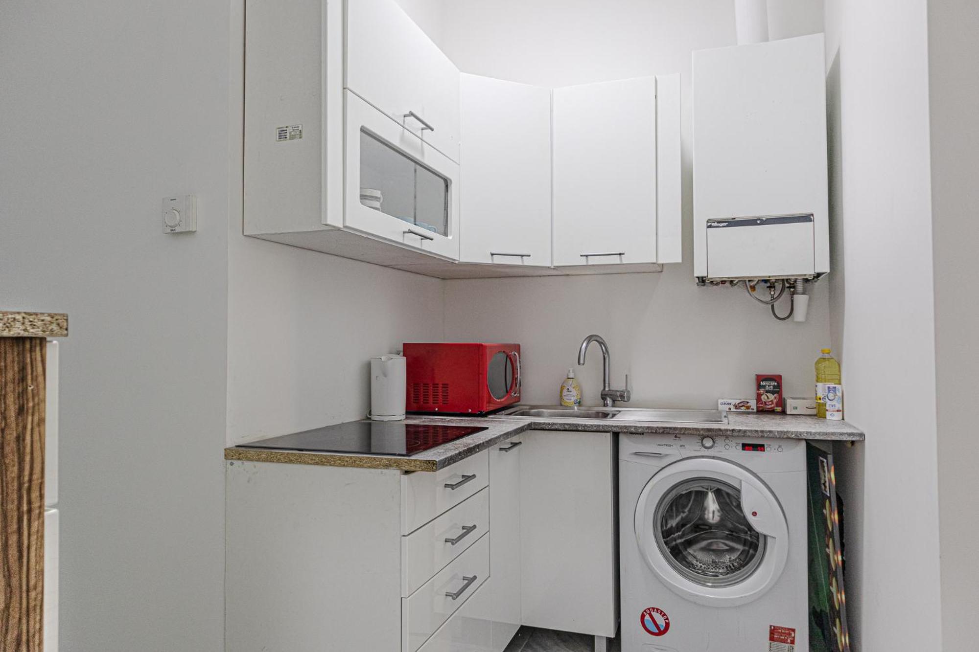 Affordable 5-Br Shared Apartment / Enkplatz U3 Getaway Vienna Esterno foto
