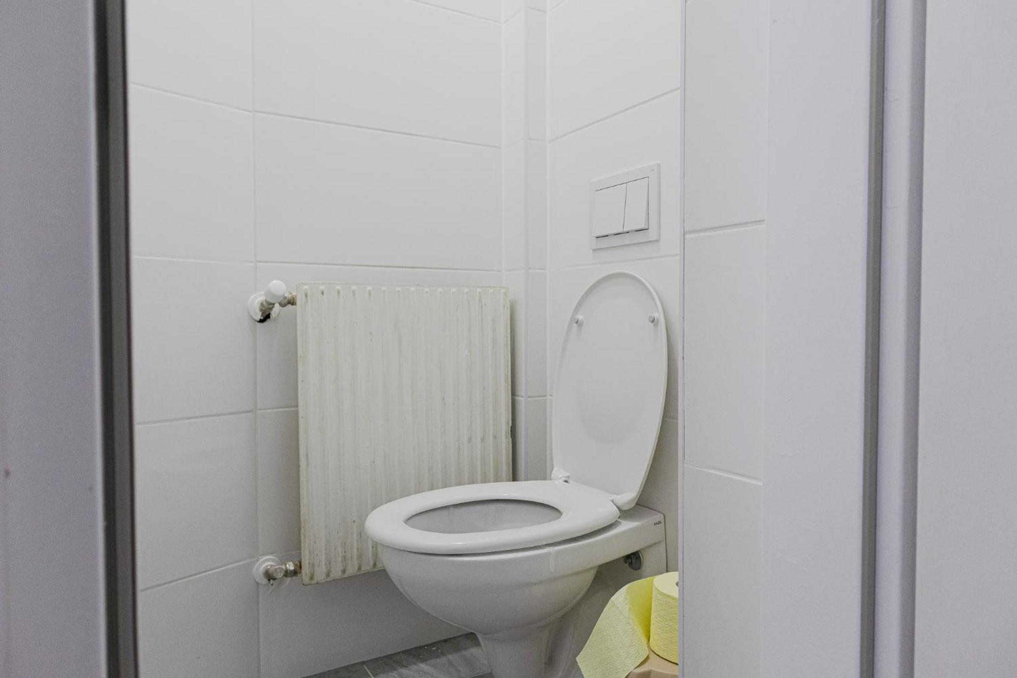 Affordable 5-Br Shared Apartment / Enkplatz U3 Getaway Vienna Esterno foto